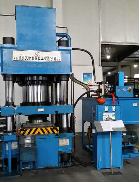 客戶現場使用的我们300噸液壓機