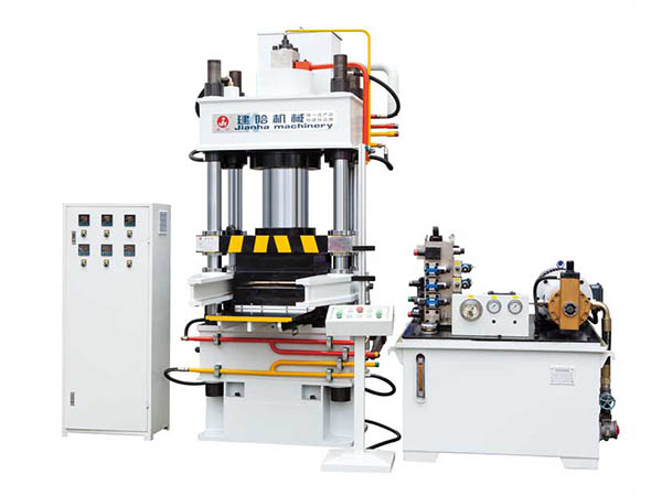山東滨州正华自动化制造有限责任公司與您攜手并進四柱液壓機